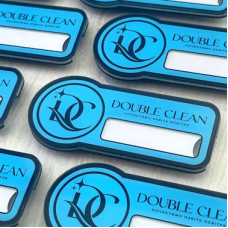 Бейджі із комбінованого пластику з віконцем для клінінгових компаній Бейджі із комбінованого пластику з віконцем для клінінгових компаній