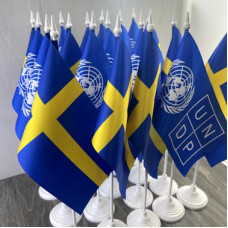Прапорці настільні із символікою держави Прапорці настільні із символікою держави