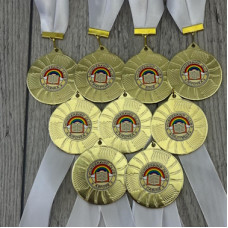 Медалі нагородні на стрічках для клубу Вундеркіндів Медалі нагородні на стрічках для клубу Вундеркіндів