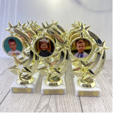 Статуетки у формі зірок для випускників дитячого садочка