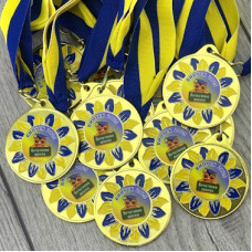 Медалі металеві з жетоном для випускників початкової школи Медалі металеві з жетоном для випускників початкової школи